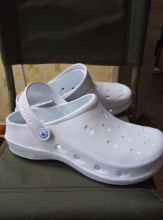 Сабо цільнолиті БІЛІ жіночі , р.36-41 - фото