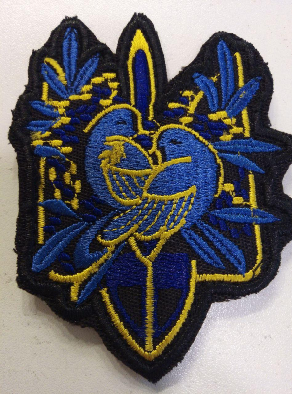 Шеврон вишитий Української тематики  СИНІ  ПТАХИ НА ТРИЗУБІ - фото