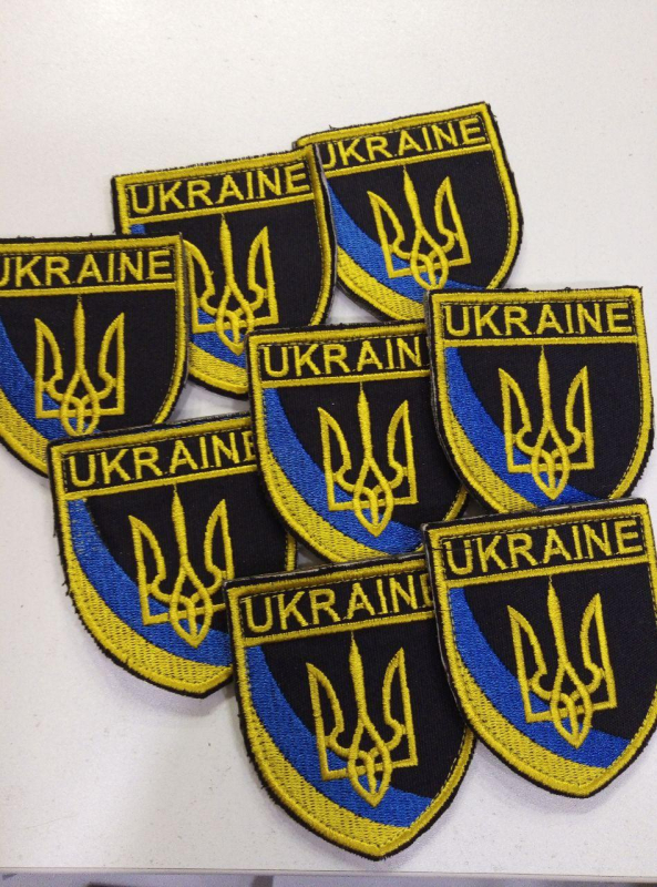 Шеврон вишитий нарукавный  UKRAINE з Тризубом - фото