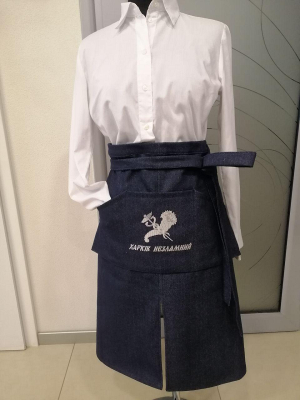 Фартух офіціанта СІРИЙ з вишивкою "ХАРКІВ НЕЗЛАМНИЙ" - фото №4