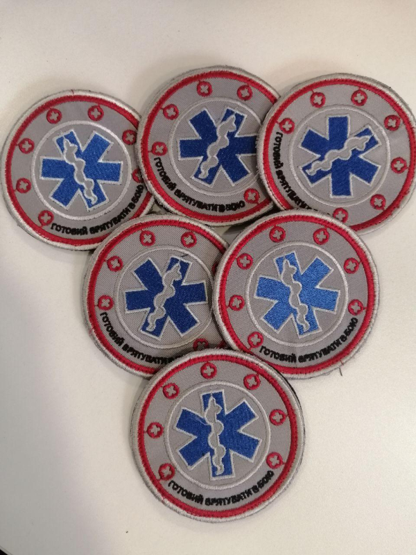 Шеврон вишитий , військового  медика ГОТОВИЙ ВРЯТУВАТИ В БОЮ - фото