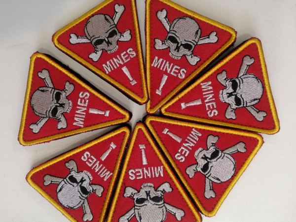 Шеврон вишитый трикутний MINES ! - фото