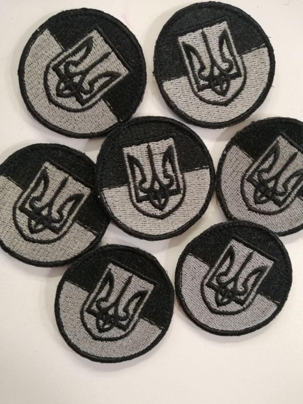 Кокарда служби Охорони  ТРИЗУБ сіро-чорний, р. 5х5 см - фото