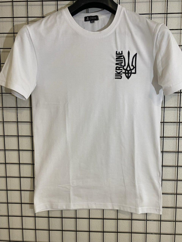 Футболка бавовн (жін/чол) БІЛА  з вишивкою UKRAINE+Тризуб  р.XS, S, M, L - фото