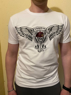 Футболка чоловіча бавовняна, біла,з принтом ДШВ-крила, р. М,Л,ХЛ - фото